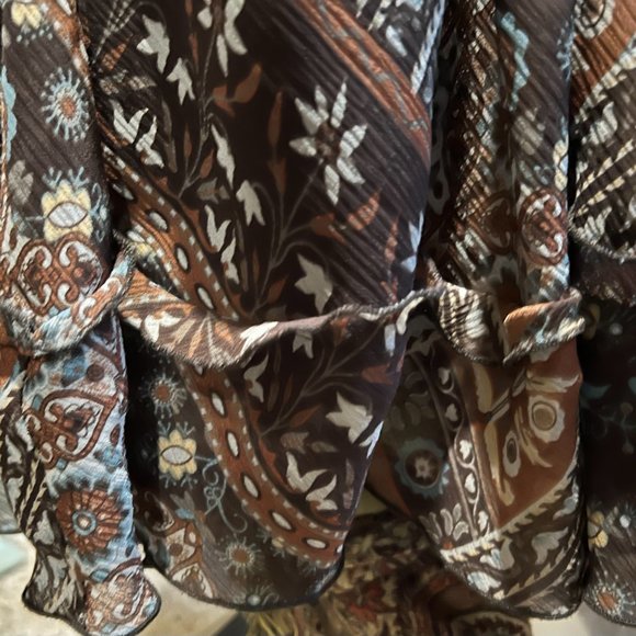 Polyester sheer lined skirt - Picture 4 of 5